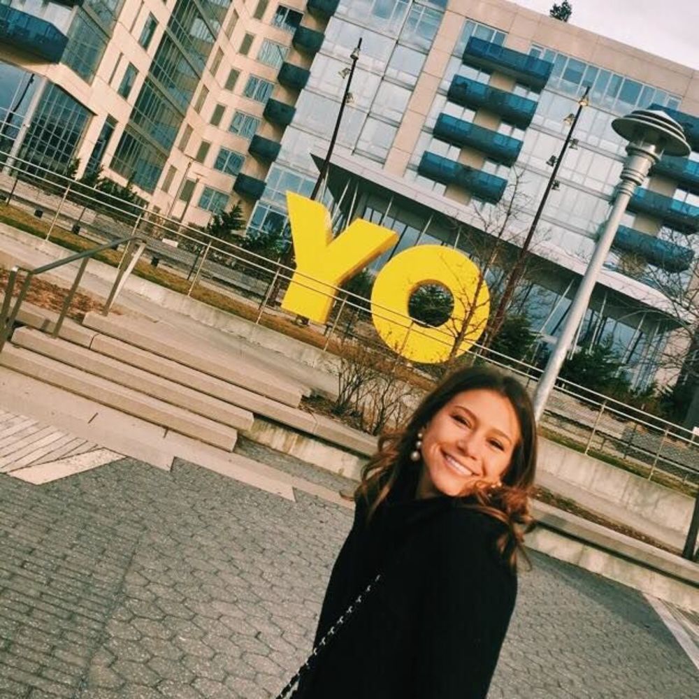 Meet your Posher, Claire